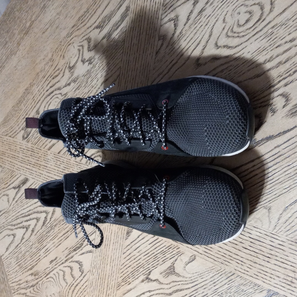 Clark's New high top sneakers size 11